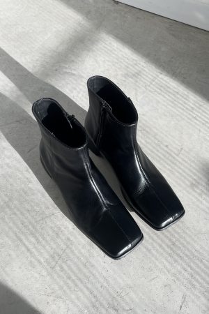 BOTA JOKER